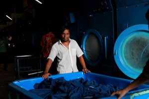 Usine Beximco, Gazipur.  Cette usine est une des plus grandes du Bangladesh. Avec une production de plus de 50 000 jeans par jour. Parmi les clients de cette usine, on compte ZARA, H&M, Kiabi...